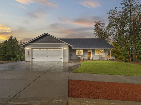1272 Green Valley Drive, Cave Junction, OR 97523