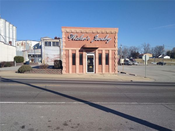 301 W Broadway Street, Steeleville, IL 62288