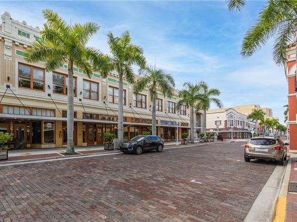 2260 1st ST, Unit 204, FORT MYERS, FL 33901