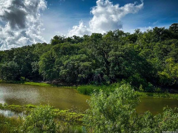 000 Fm 1303, Floresville, TX 78114