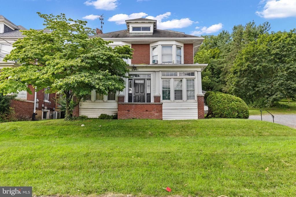 2201 WALNUT STREET, HARRISBURG, PA 17103