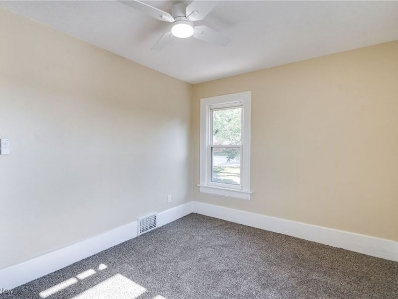 567 E Cuyahoga Falls Avenue, Akron, OH 44310 Photo 17