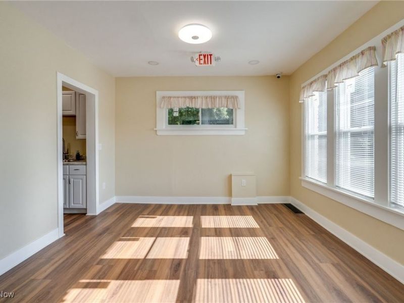 567 E Cuyahoga Falls Avenue, Akron, OH 44310 Photo 8