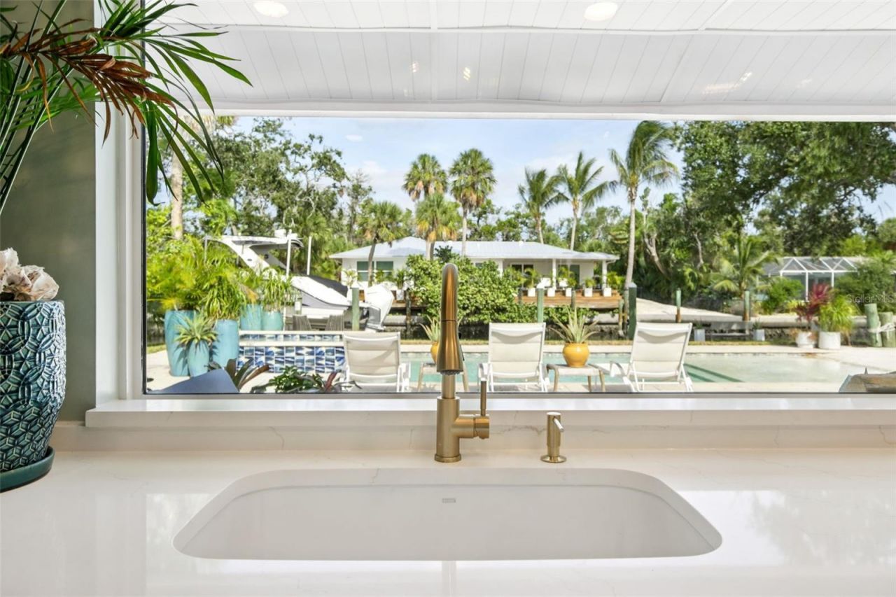 613 Buttonwood Drive, Longboat Key, FL 34228 Photo