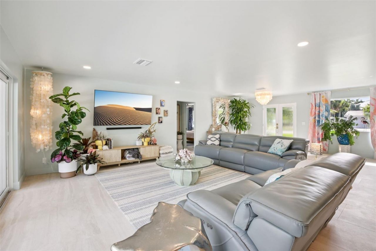 613 Buttonwood Drive, Longboat Key, FL 34228 Photo