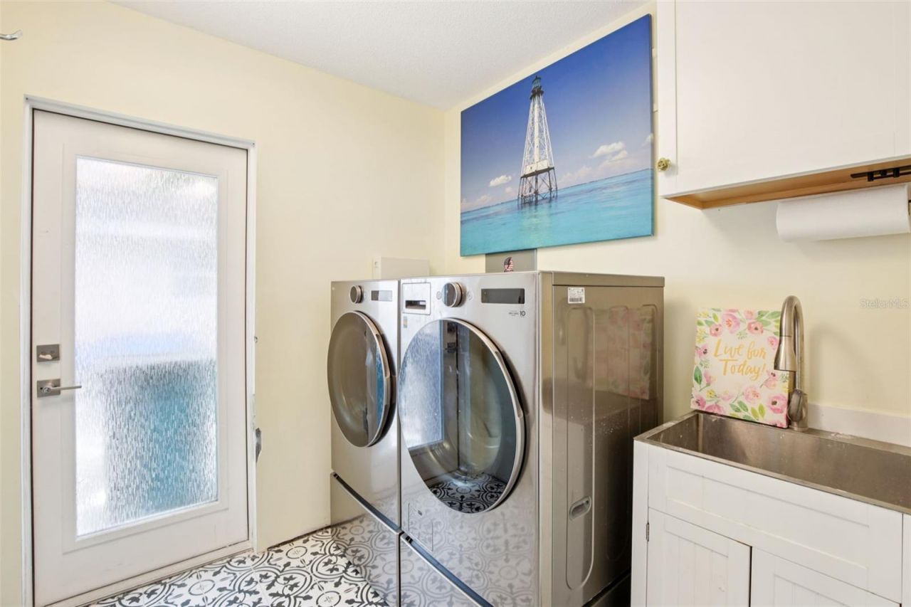613 Buttonwood Drive, Longboat Key, FL 34228 Photo