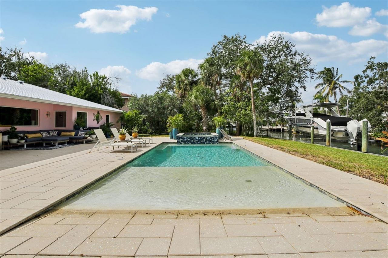 613 Buttonwood Drive, Longboat Key, FL 34228 Photo