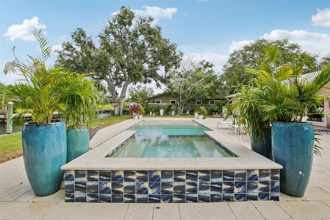 613 Buttonwood Drive, Longboat Key, FL 34228 Photo