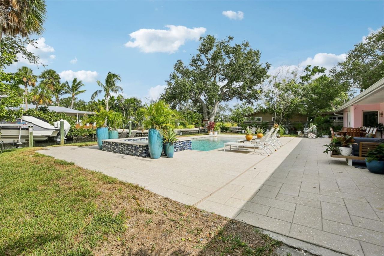 613 Buttonwood Drive, Longboat Key, FL 34228 Photo