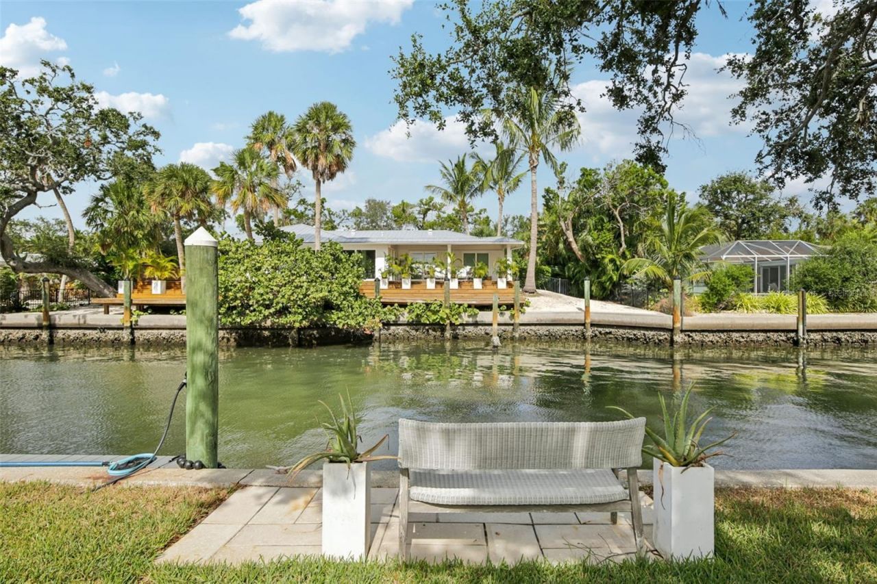 613 Buttonwood Drive, Longboat Key, FL 34228 Photo