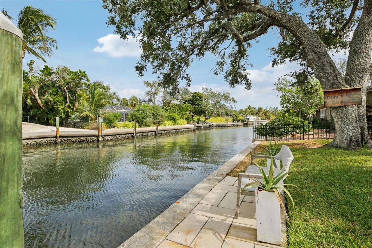 613 Buttonwood Drive, Longboat Key, FL 34228 Photo