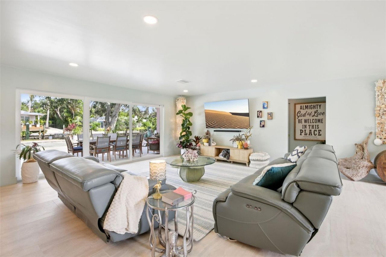 613 Buttonwood Drive, Longboat Key, FL 34228 Photo