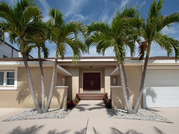 2504 HIBISCUS DRIVE W, BELLEAIR BEACH, FL 33786