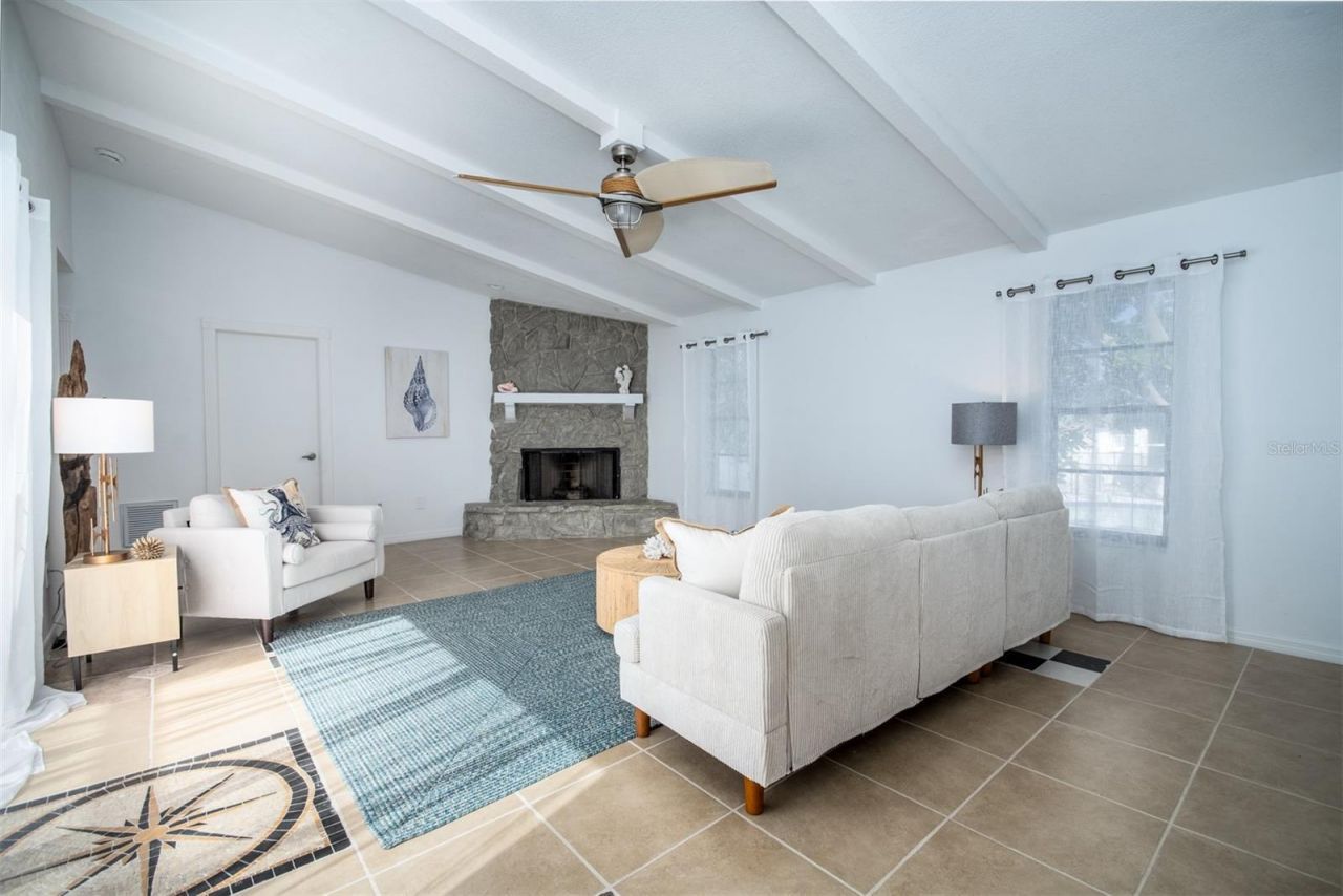 2504 Hibiscus Drive W, Belleair Beach, FL 33786 Photo