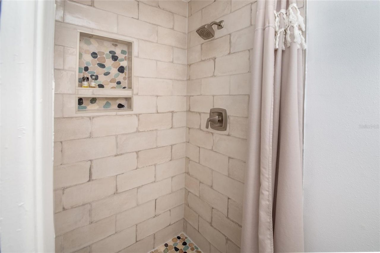 2504 Hibiscus Drive W, Belleair Beach, FL 33786 Photo