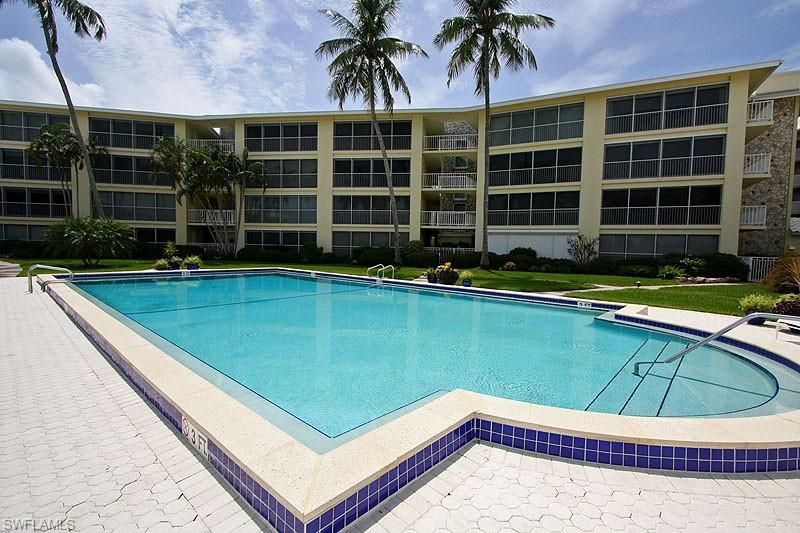 2850 Gulf Shore Blvd N, Unit 102, Naples, FL 34103 Photo