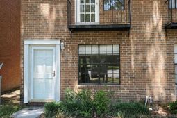 110 Timber Lane photo 4