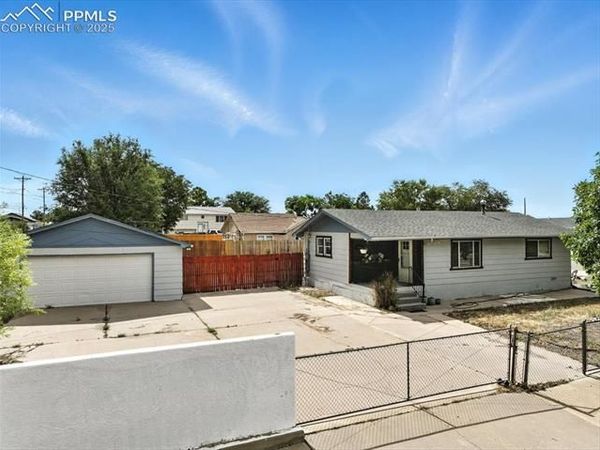 2402 W 17th Street, Pueblo, CO 81003