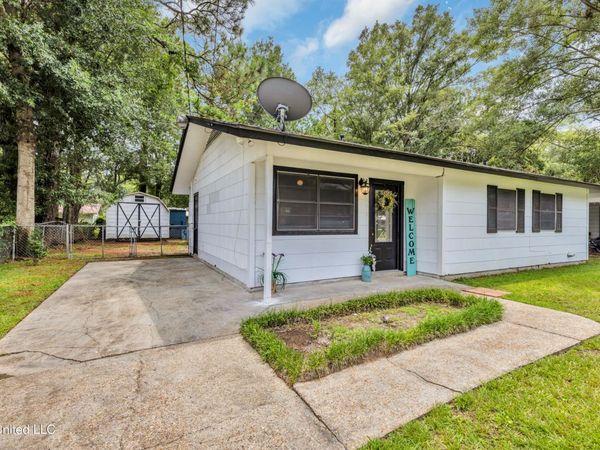 229 Linda Drive, Ocean Springs, MS 39564