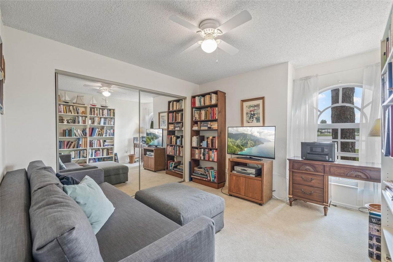 699 Malta Court Ne, Saint Petersburg, FL 33703 Photo