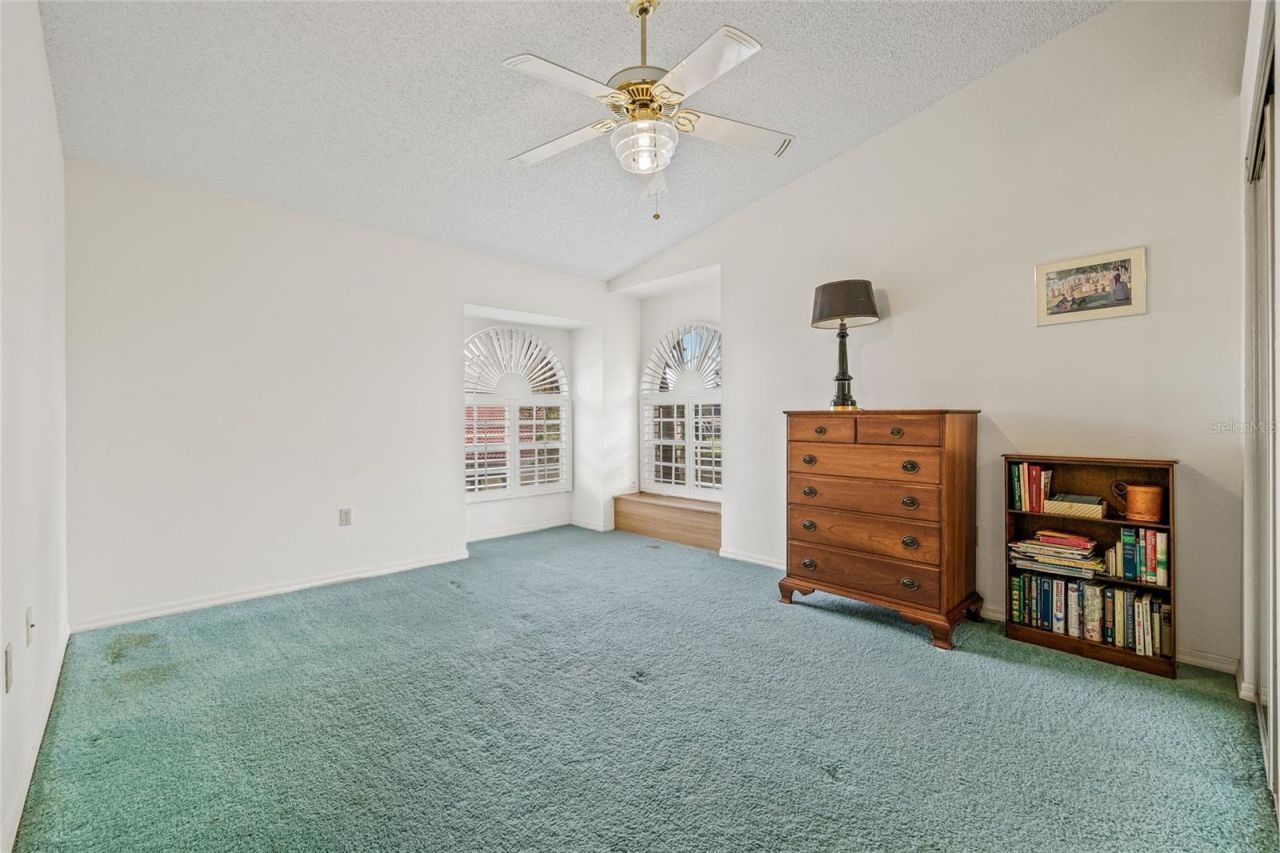 699 Malta Court Ne, Saint Petersburg, FL 33703 Photo