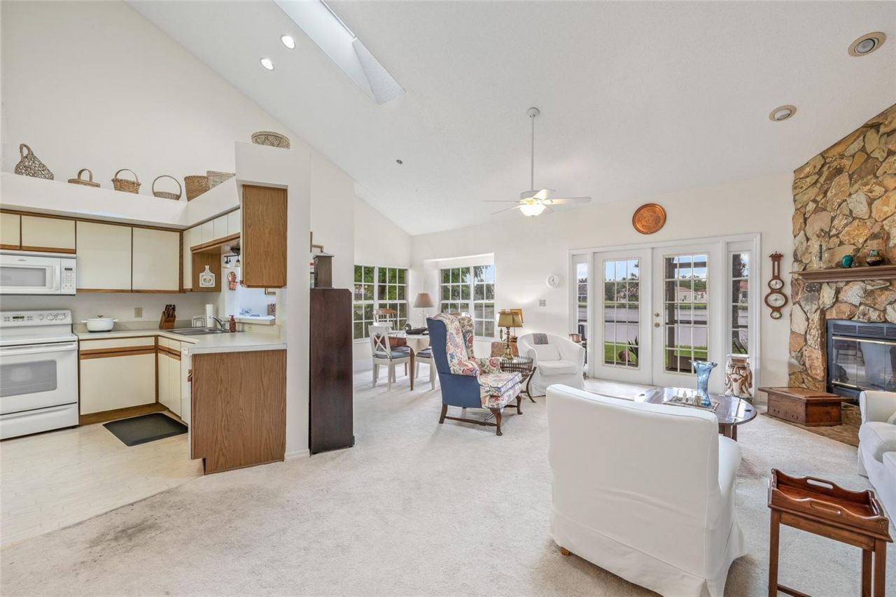 699 Malta Court Ne, Saint Petersburg, FL 33703 Photo