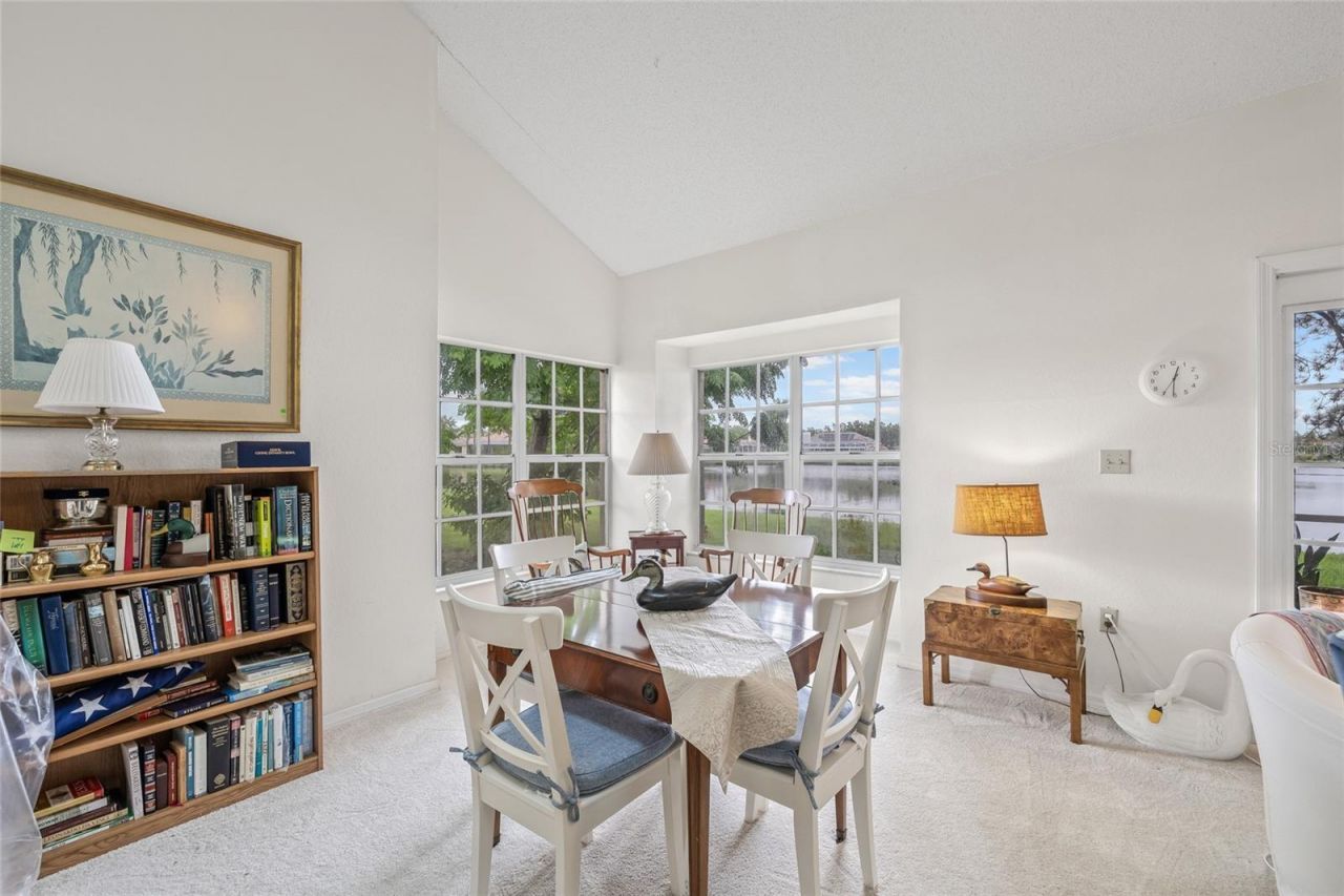 699 Malta Court Ne, Saint Petersburg, FL 33703 Photo