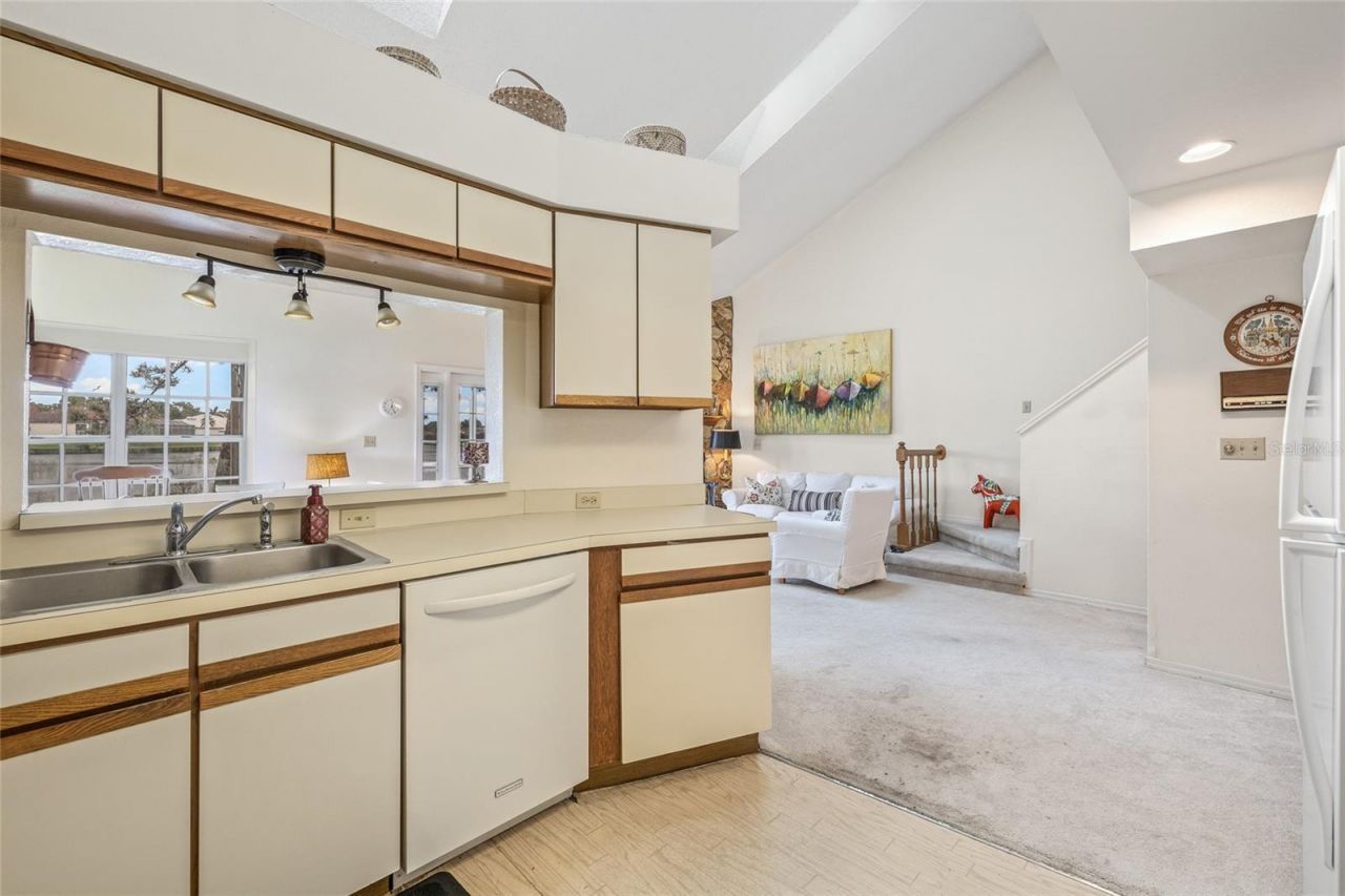 699 Malta Court Ne, Saint Petersburg, FL 33703 Photo