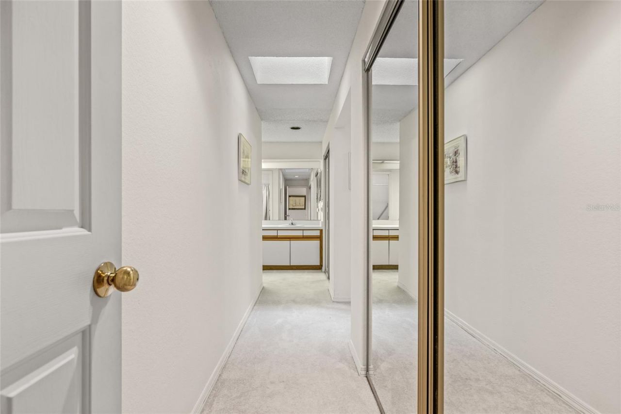 699 Malta Court Ne, Saint Petersburg, FL 33703 Photo