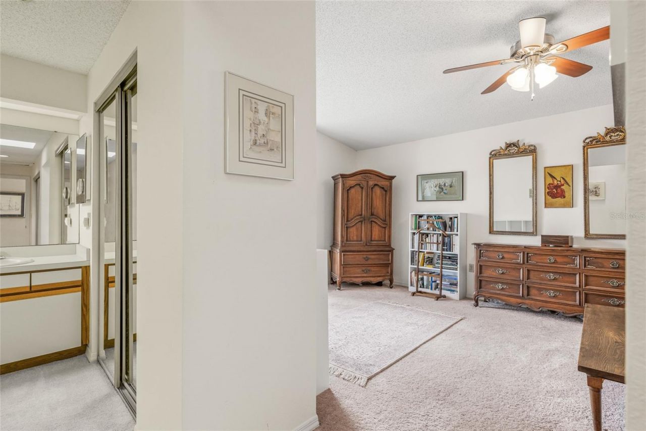 699 Malta Court Ne, Saint Petersburg, FL 33703 Photo