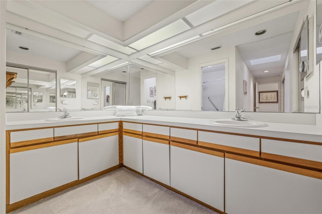 699 Malta Court Ne, Saint Petersburg, FL 33703 Photo