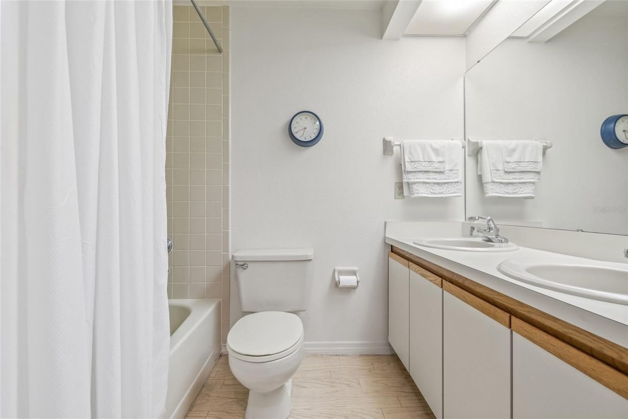 699 Malta Court Ne, Saint Petersburg, FL 33703 Photo