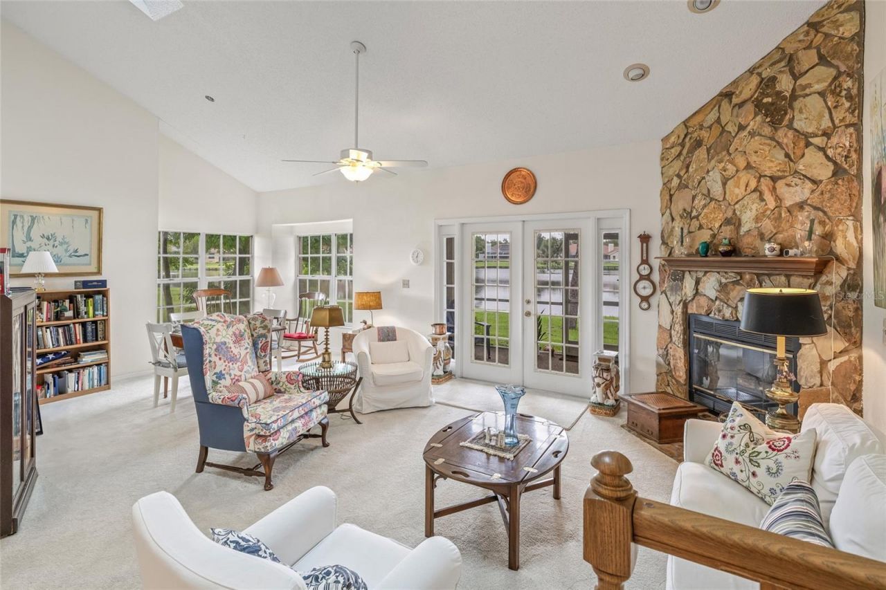 699 Malta Court Ne, Saint Petersburg, FL 33703 Photo