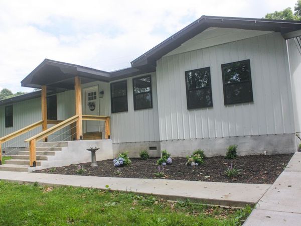 1526 Ozark Road, Crane, MO 65633