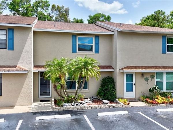 50 SW Blackburn Terrace, Unit 8, Stuart, FL 34997