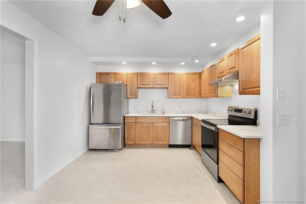 50 SW Blackburn Terrace, Unit 8, Stuart, FL 34997 Photo