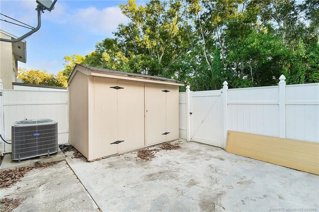 50 SW Blackburn Terrace, Unit 8, Stuart, FL 34997 Photo