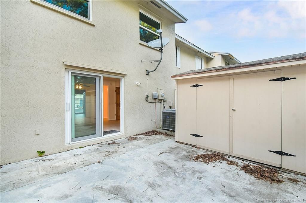 50 SW Blackburn Terrace, Unit 8, Stuart, FL 34997 Photo