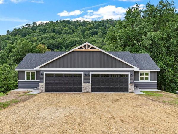 S1546 Shawnee DRIVE, Unit B, Alma, WI 54610