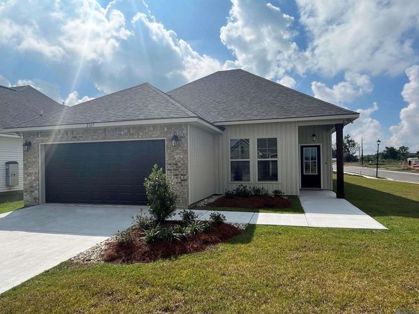 2165 Taylor Dr, Port Allen, LA 70767