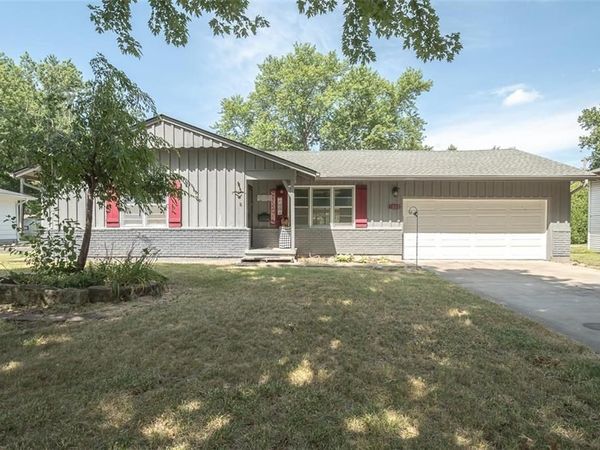 1222 S Maple Street, Ottawa, KS 66067