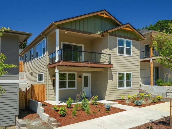 2049 NW Century Dr, Corvallis, OR 97330