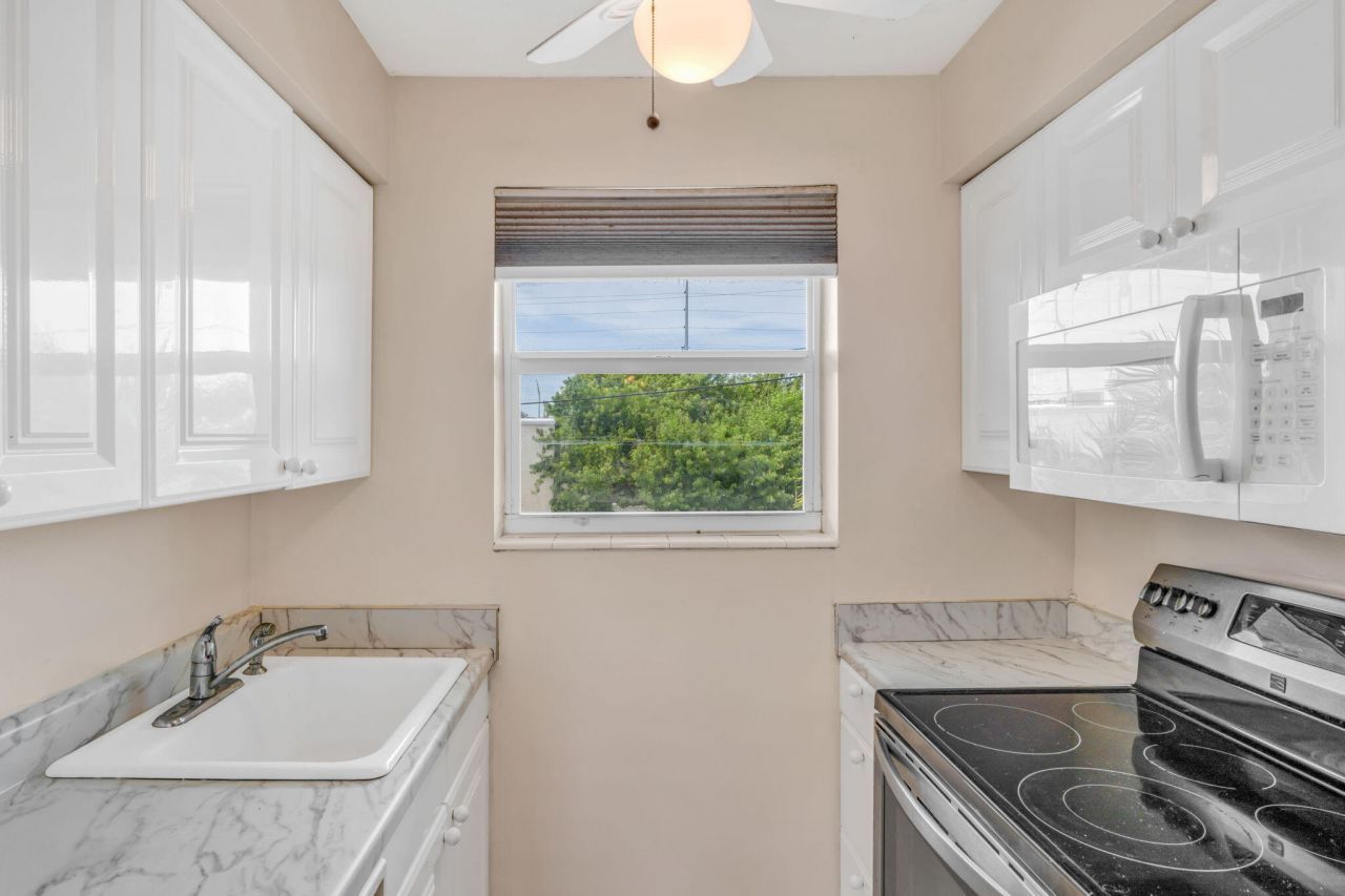 5301 Ocean Terrace, Unit 6, Marathon, FL 33050 Photo