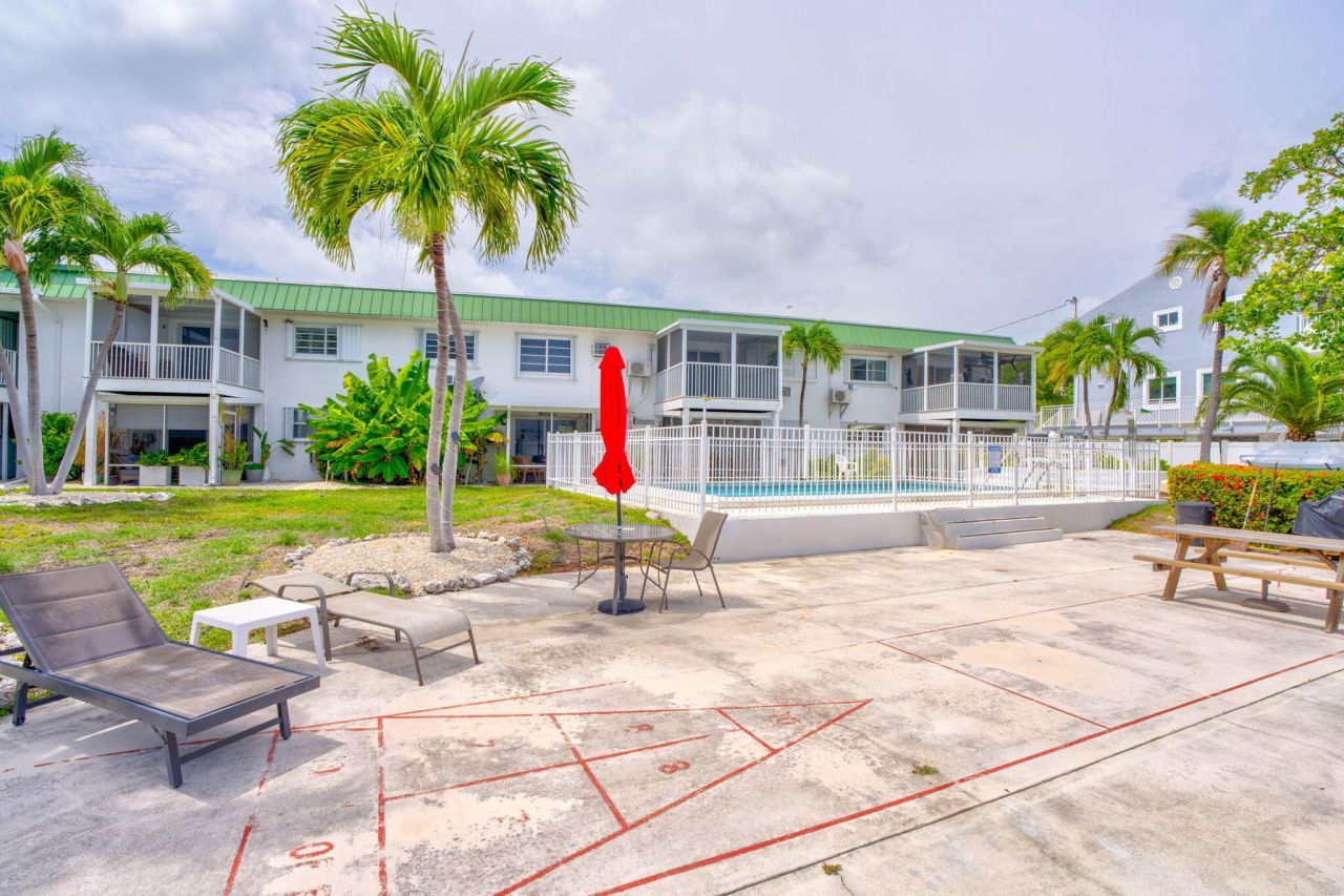 5301 Ocean Terrace, Unit 6, Marathon, FL 33050 Photo