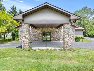 2099 River Road, Niagara Falls, NY 14304