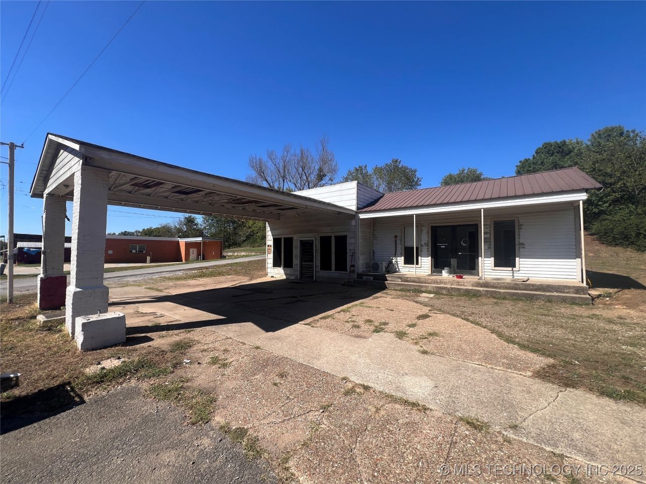 2429 State Hwy 31, McCurtain, OK 74944 Main Photo