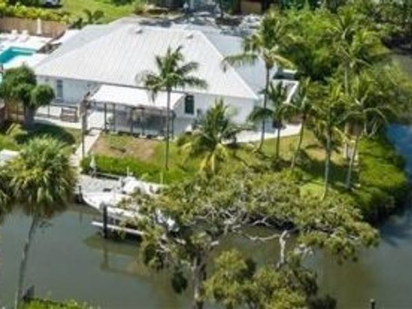 649 E Causeway Boulevard, Vero Beach, FL 32963