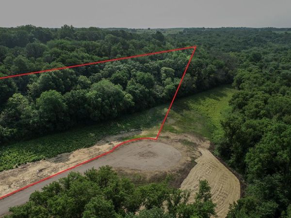 3072 Woodland Valley Lane SW, Rochester, MN 55902