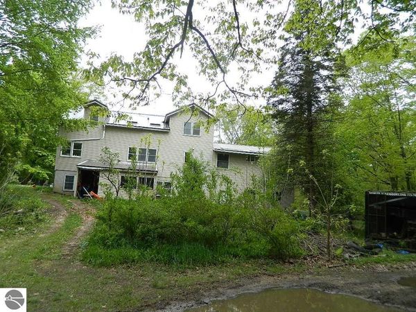 5375 Deerfield Road W, Remus, MI 49340