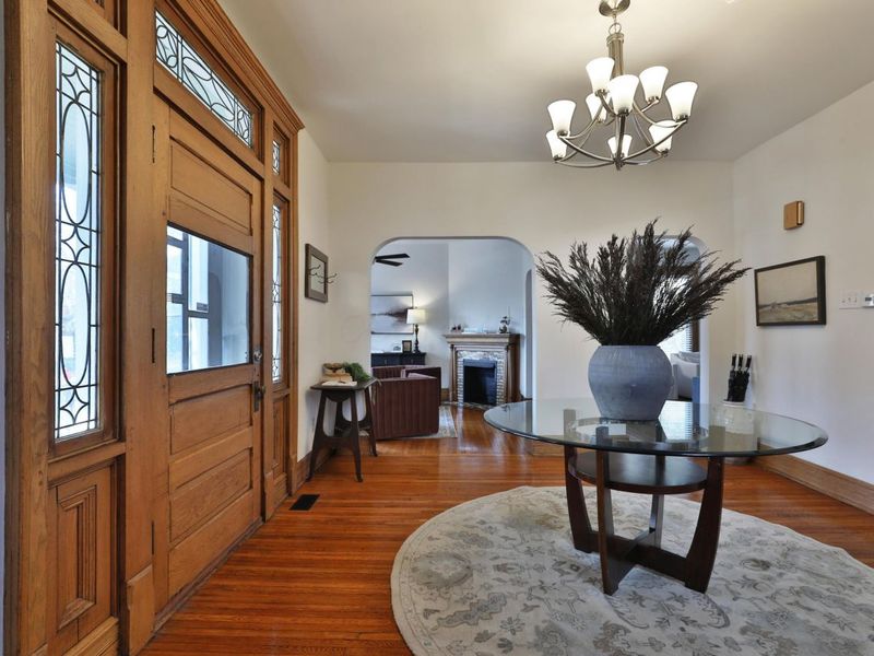 398 W 5th Avenue, Columbus, OH 43201 Photo 4